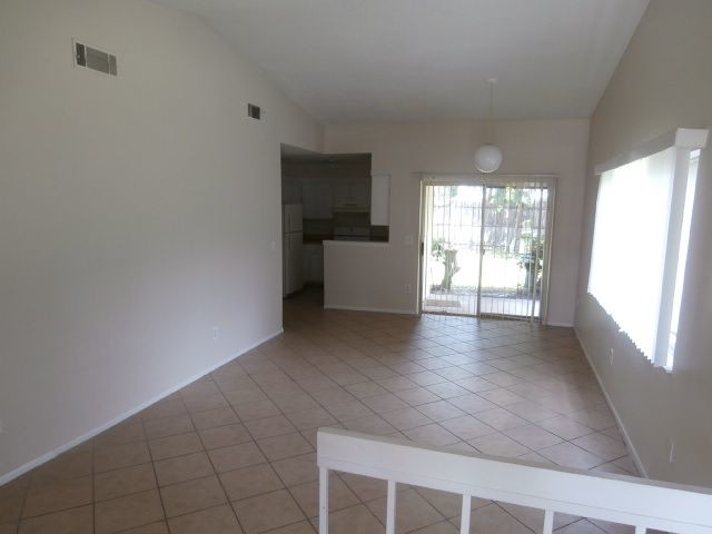 Building Photo - Two bedroom villa