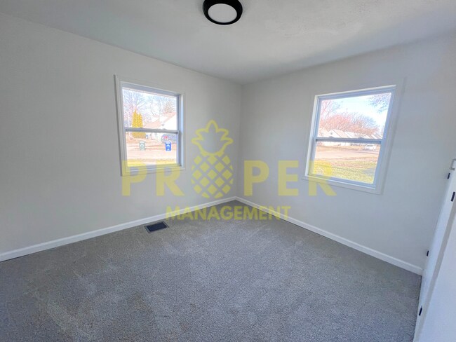 Foto del edificio - 4 bedrooms 1 bathrooms house for rent