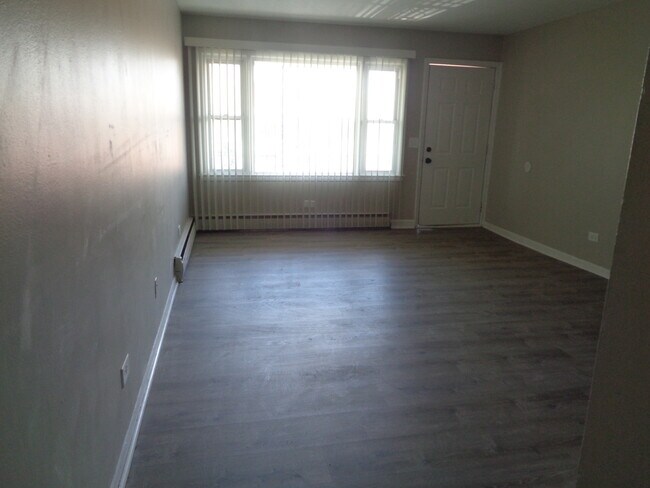 Foto del edificio - 1340 N Main St