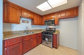 Building Photo - 13905 Magnolia St