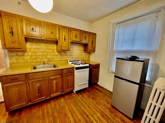 Building Photo - 294 Hanover St