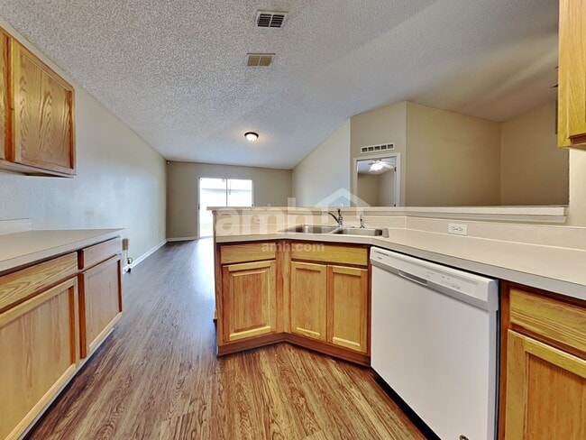Foto del edificio - 7363 Edenfield Park Rd