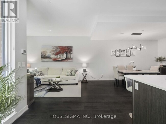 Building Photo - 32 Bruyeres Mews