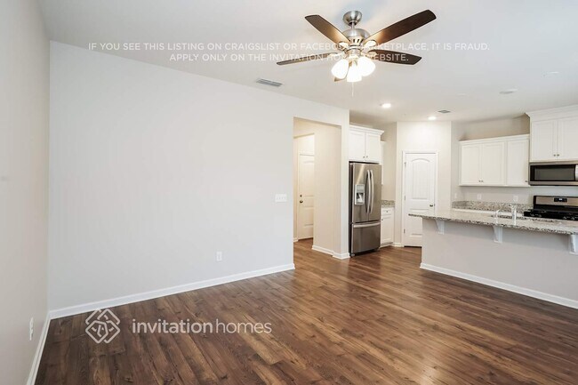 Foto del edificio - 826 Kennear Ln