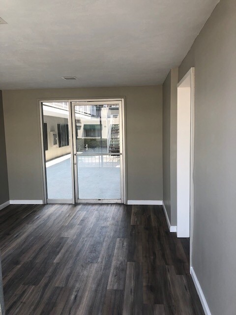 Foto del edificio - 356 Coronado Ave