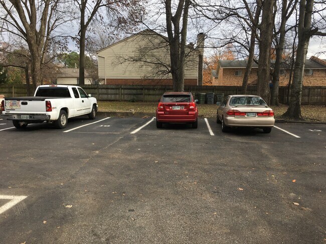 Foto del edificio - 114 N McLean Blvd