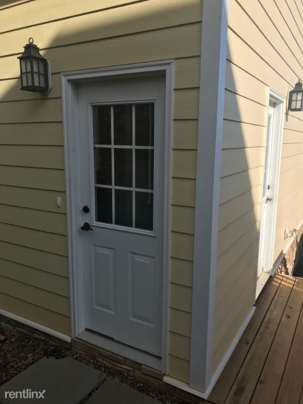 Building Photo - 1 br, 1 bath Apartment - 329 Miles Alley