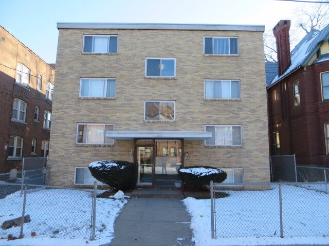 Primary Photo - 176 Sigourney St