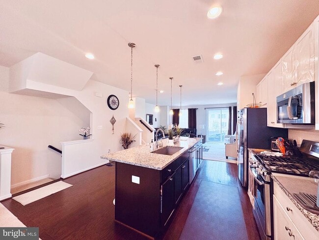 Building Photo - 438 Boxelder Dr