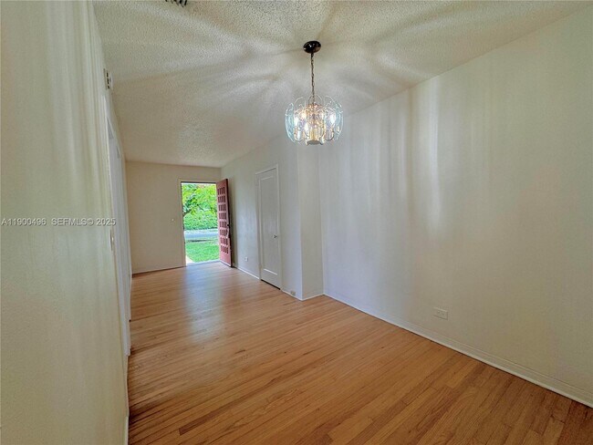 Foto del edificio - 233 NW 45th Ave