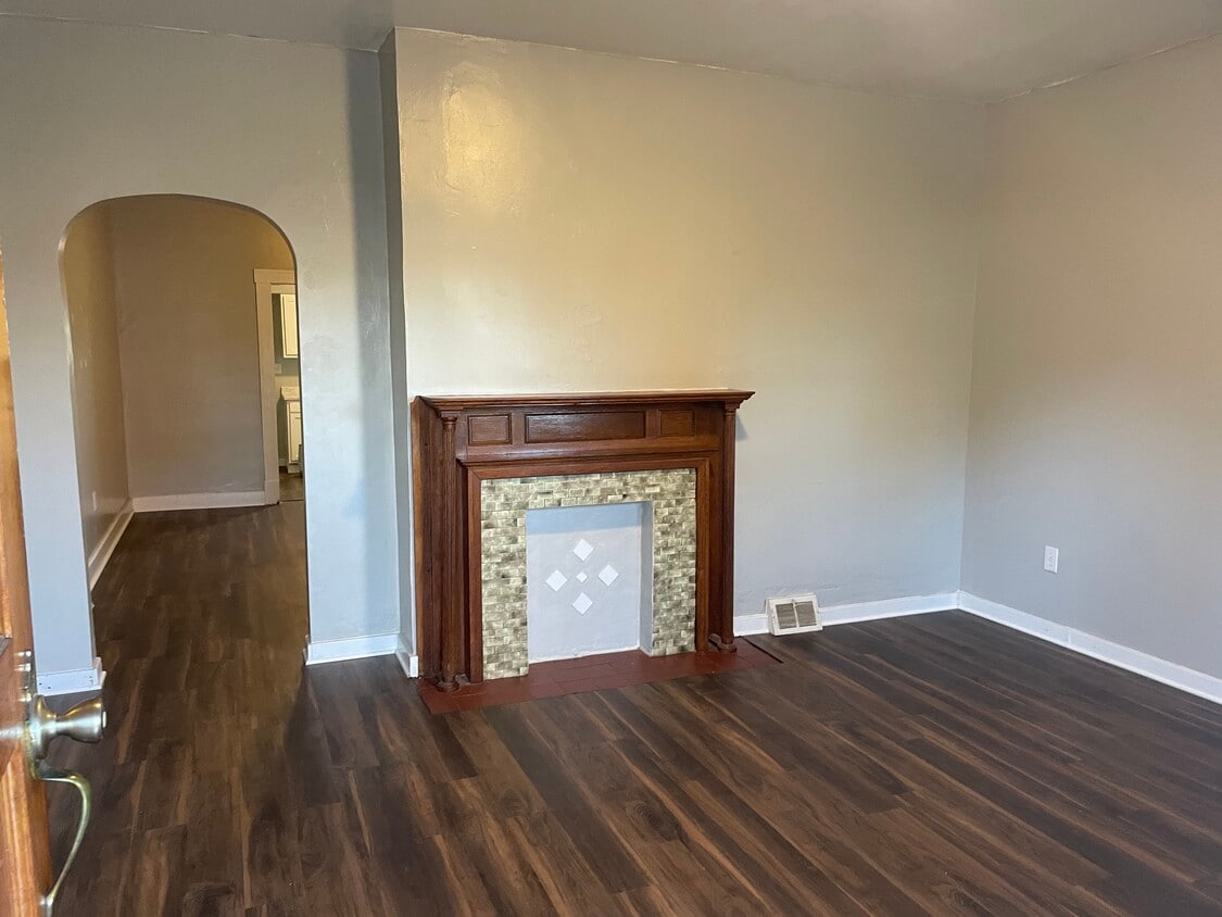 616 Vine St, Coraopolis, PA 15108 House Rental in Coraopolis, PA