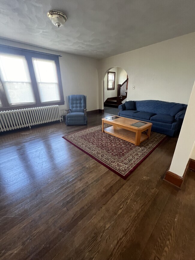 Foto del edificio - 807 E Washington Ave