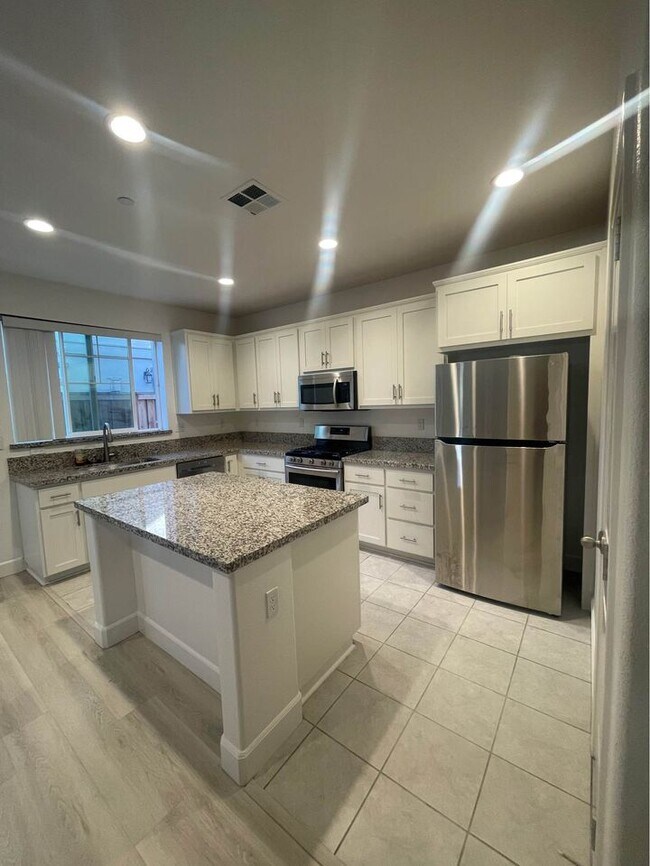 Foto del edificio - 71 Liberty Ct