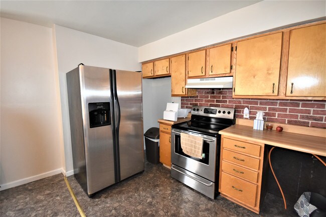 Building Photo - 1928 S Beaver St - RENT TO OWN