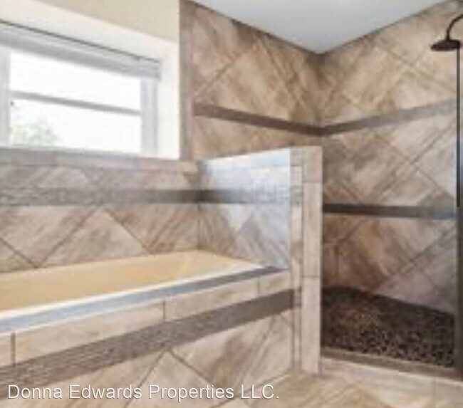 Building Photo - 4 br, 2 bath House - 3003 Lois Circle