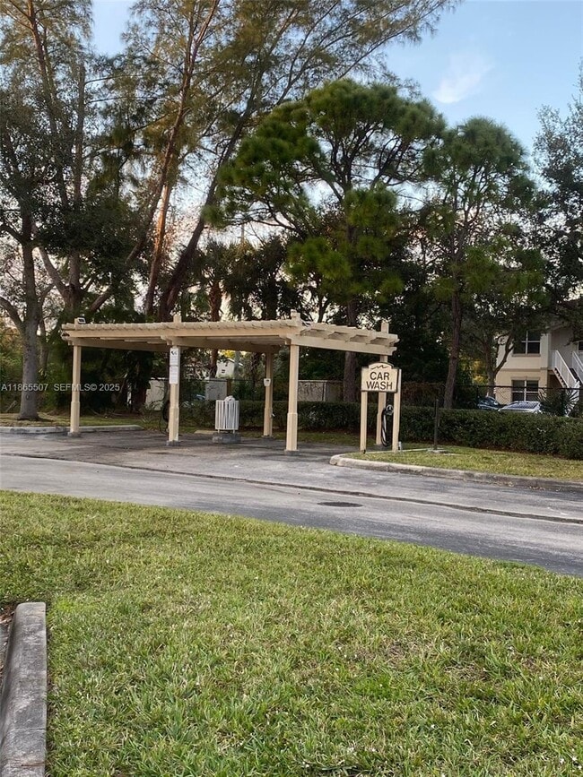 Building Photo - 4847 Via Palm Lakes