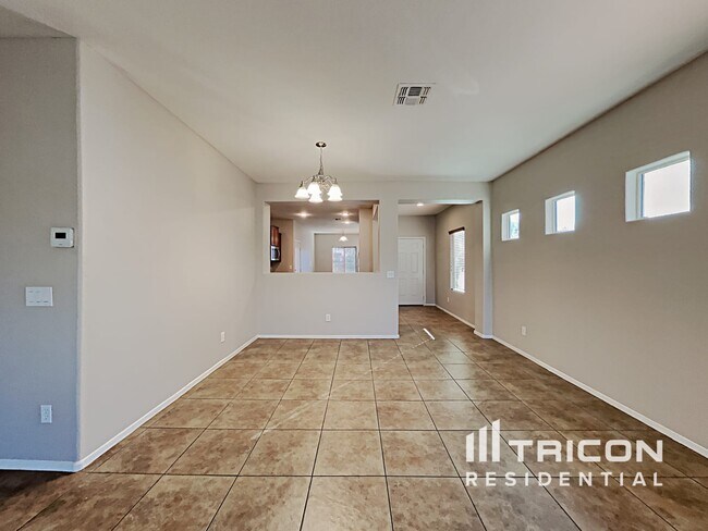 Foto del edificio - 19158 W Woodlands Ave
