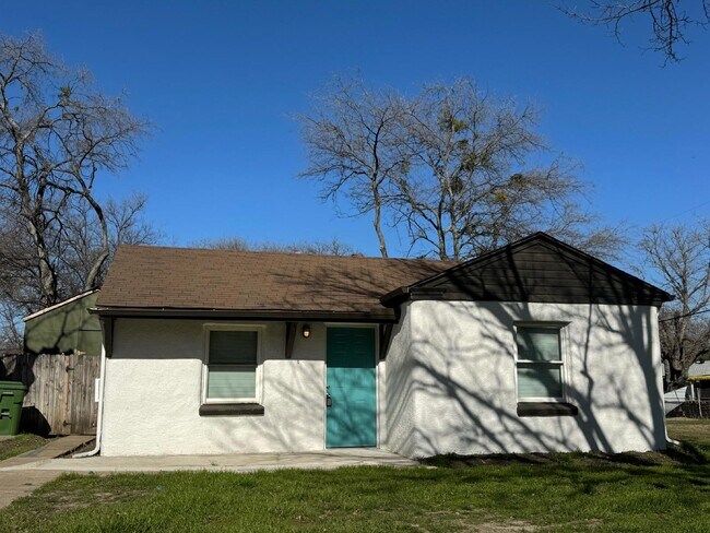 Foto del edificio - Adorable and Affordable Home Available!