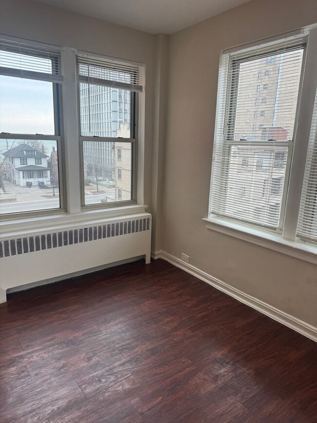 Interior Photo - 7220