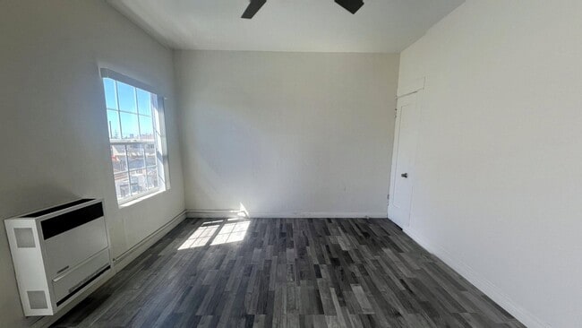 Interior Photo - 405 Soto.