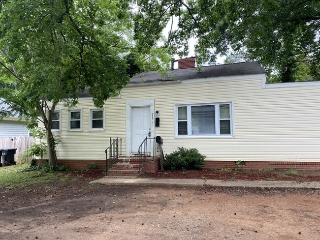 Building Photo - 2409 Ashley Rd