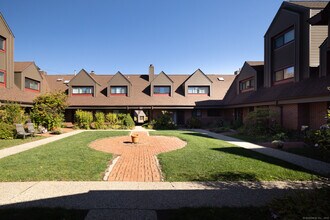 Building Photo - 206 Montoya Dr