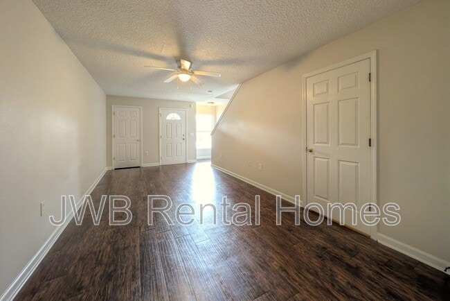 Building Photo - 8432 McGirts Village Ln