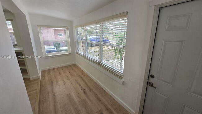 Building Photo - 1448 NE 24th Ct