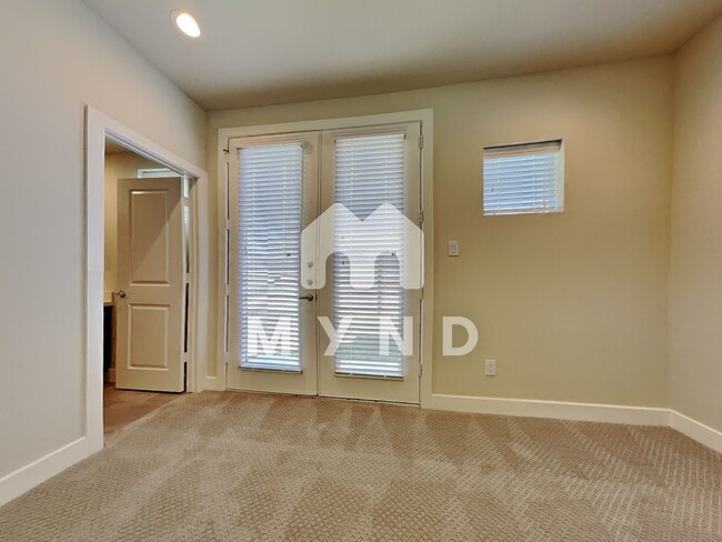 Building Photo - 10538 Executive Lake Dr