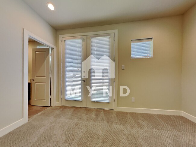 Foto del edificio - 10538 Executive Lake Dr