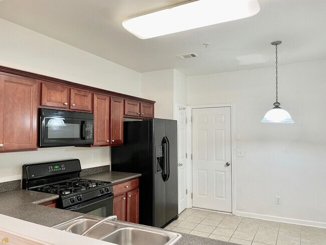 Building Photo - 1728 Fair Oak Way