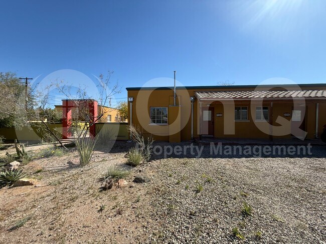 Foto del edificio - 722 N Palo Verde Blvd