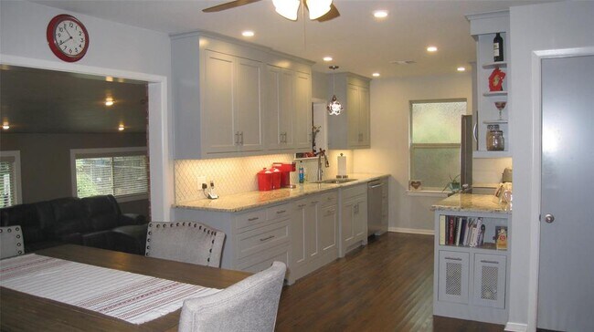 Foto del edificio - 2005 Redwood Pl