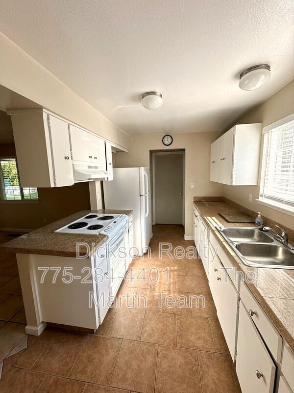 Building Photo - 767 Van Meter Dr