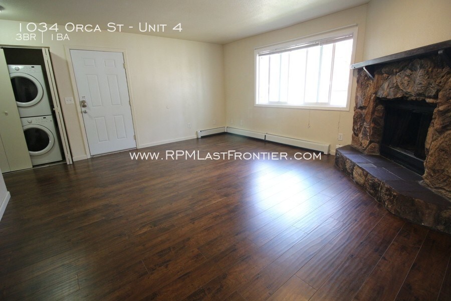 Primary Photo - 1034 Orca St