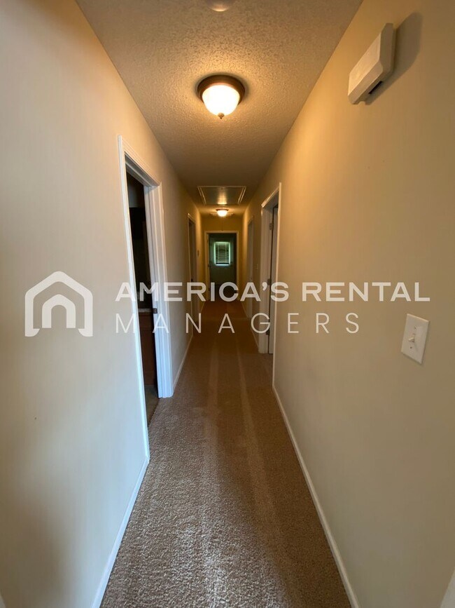 Foto del edificio - 65a Jackson Ln