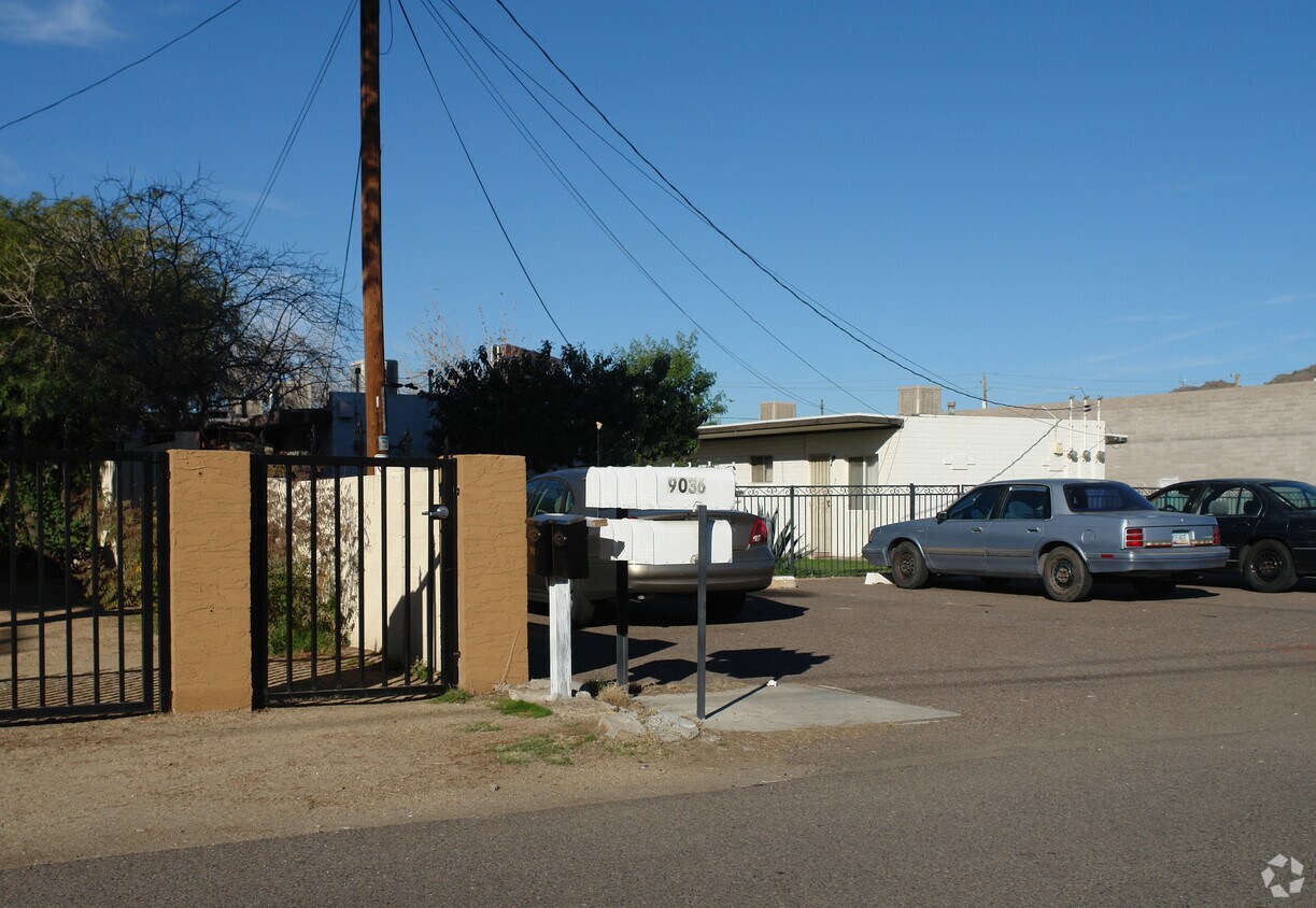 Foto del edificio - 9036 N 9th St