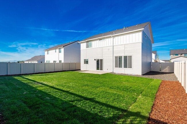 Building Photo - New 4 Bed 2.5 Bath House in Star