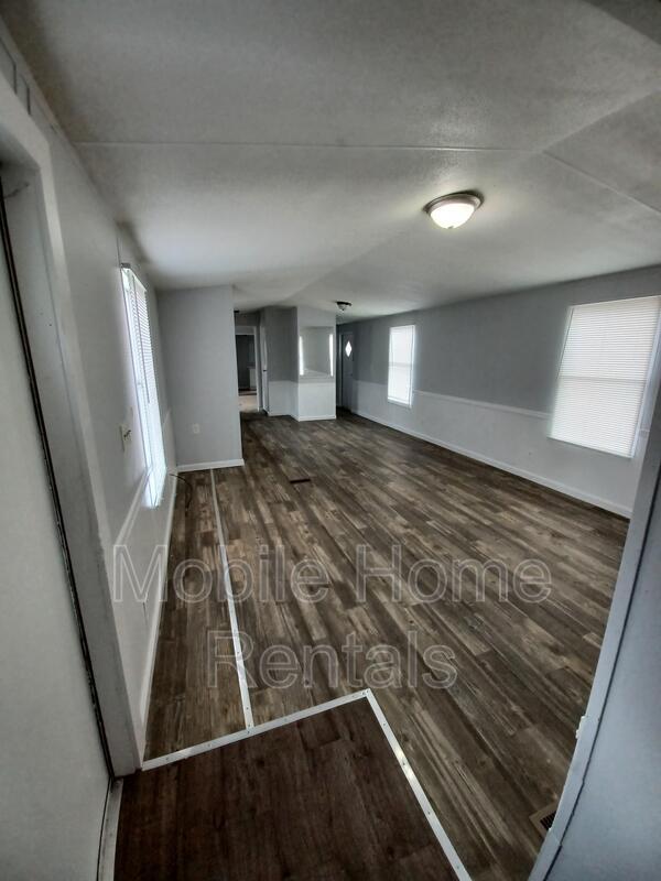 Building Photo - 191 White Oak Dr