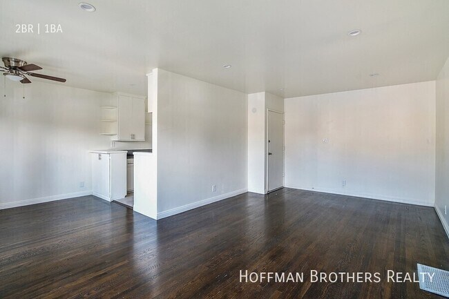Building Photo - 712 N Ardmore Ave