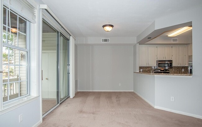 Building Photo - 6954 Ellingham Cir