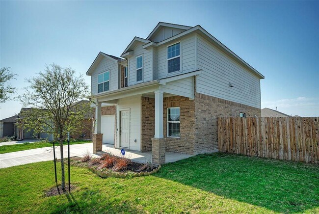 Building Photo - 3201 Ancira Pl