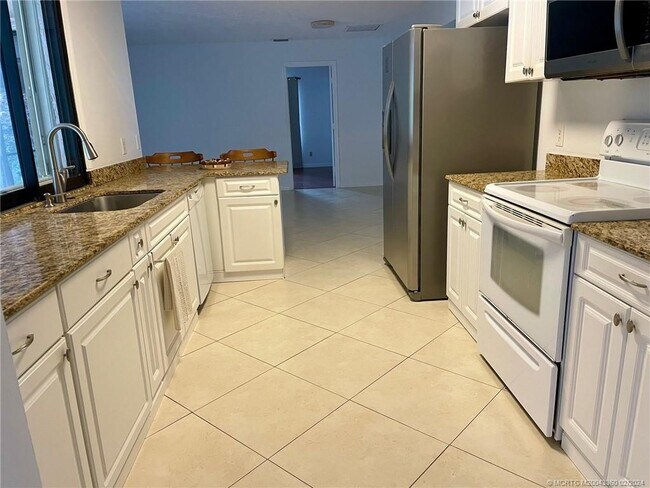 Foto del edificio - 730 NE Town Terrace