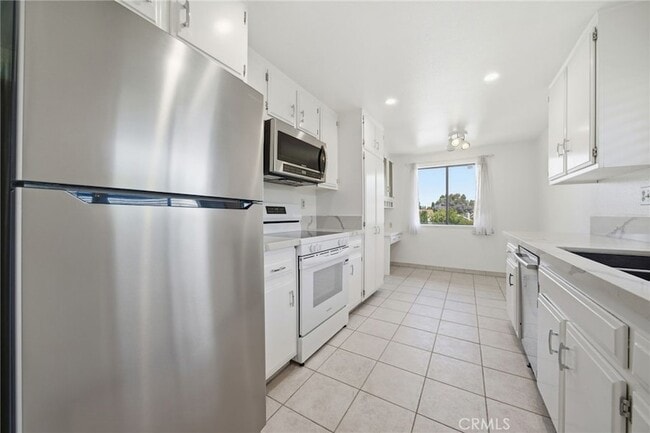 Building Photo - 1111 S Coast Dr