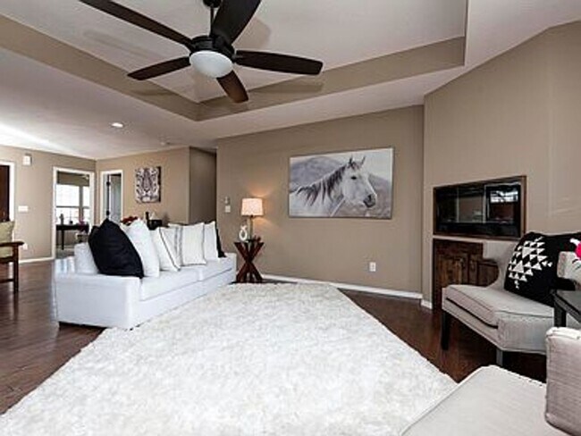 Foto del edificio - Luxury, Location, and Convenience.