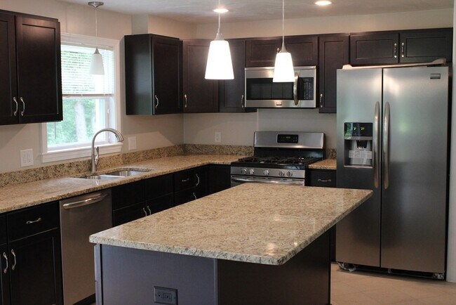 Foto del edificio - 48 Colonial Way