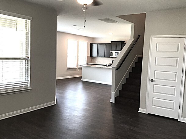 Foto del edificio - 5813 Gerard Dr