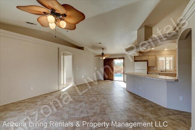 Foto del edificio - 3 br, 2 bath House - 3400 Jamaica Blvd N