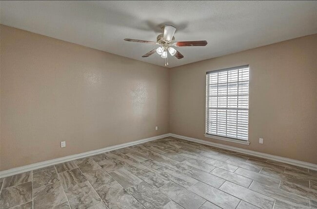 Building Photo - 6606 De Moss Dr