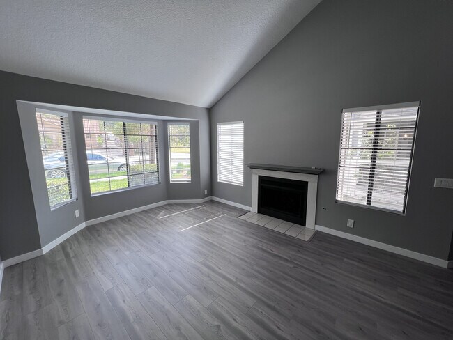 Building Photo - 1664 Dimas Ct